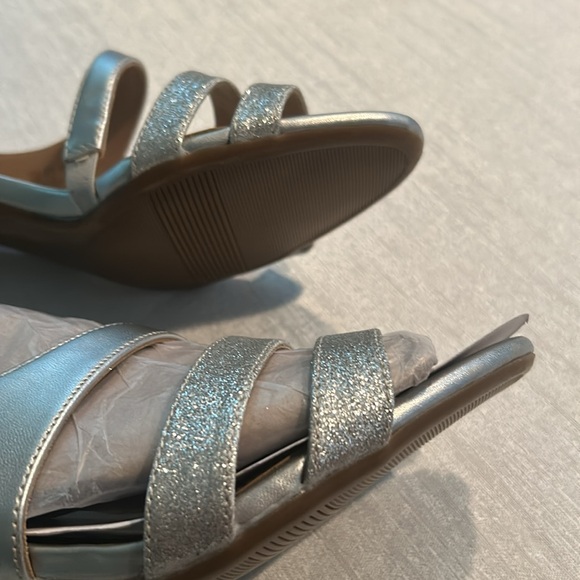 Naturalizer Women’s ‘Taimi’ Dress Sandals Heels Sparkly w/ Straps Size 9 New - Picture 5 of 15